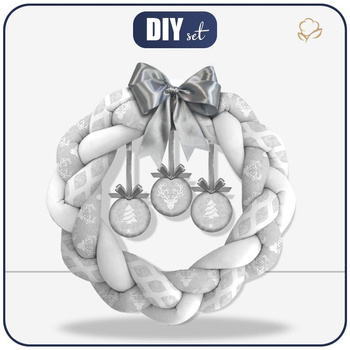 WIANEK ŚWIĄTECZNY - CHOINKI Z GWIAZDKAMI / jasnoszary - zestaw do uszycia