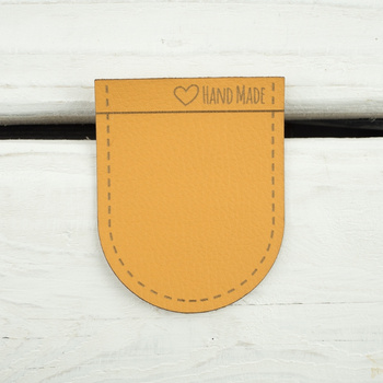 Malá kapsička z eko kůže  zakulacená  "Hand Made" - medová
