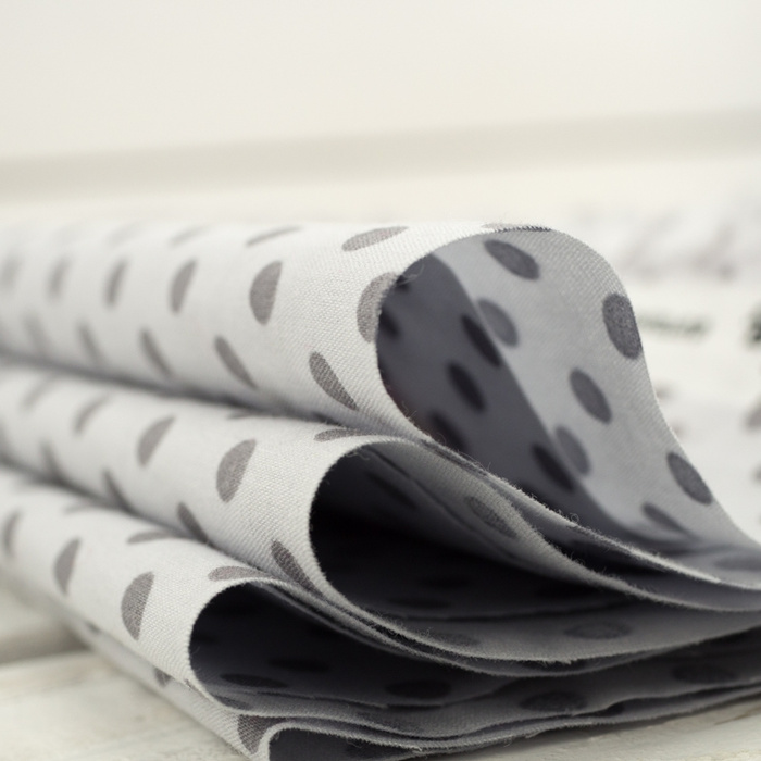 POPELKA PUNTÍKY   / světlo šedivý - bavlněná látka 