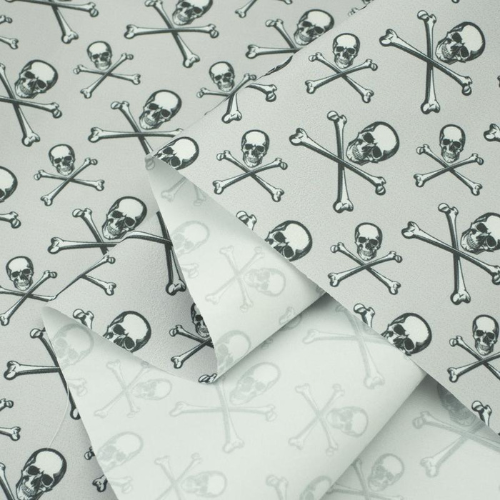 SCHÄDEL UND KNOCHEN - schnelltrocknende Webware