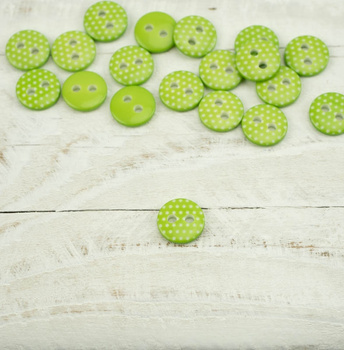 Kunststoffknopf mit Punkten klein - lime