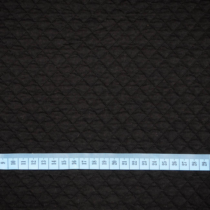 ČERNÁ - prošívaný úplet