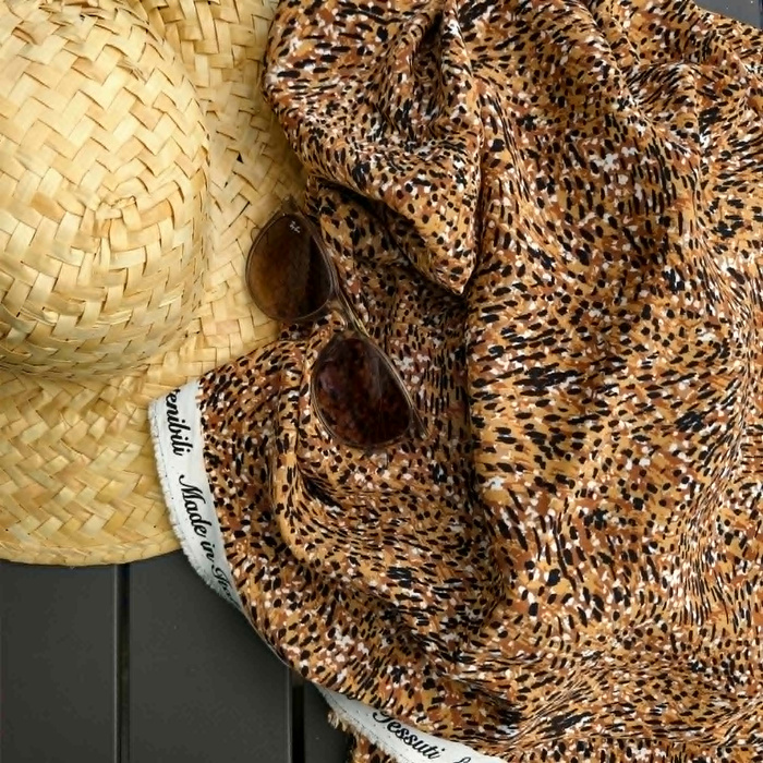 Viskosekrepp - ABSTRACT ANIMAL PRINT / camel