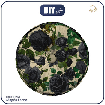 PODUSZKA DEKORACYJNA - CZARNE RÓŻE - zestaw do uszycia