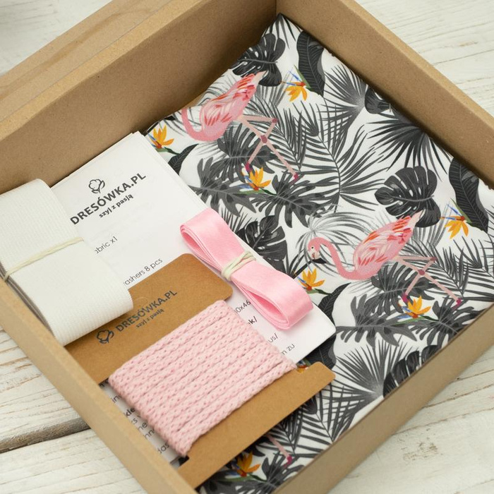 Women’s boardshorts - FLAMINGOS WITH LEAVES 2.0 S