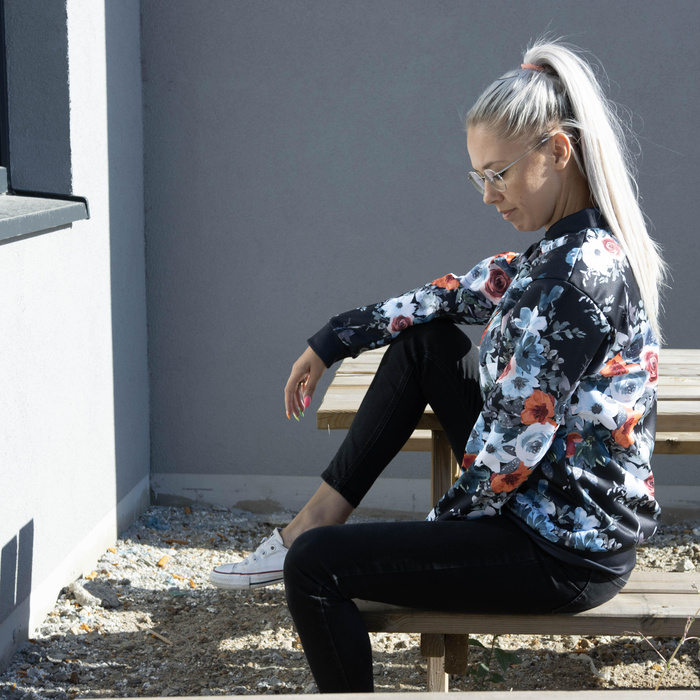 DÁMSKA BOMBER BUNDA (KAMA) - BAREVNÉ KVĚTY VZ. 2 XXL