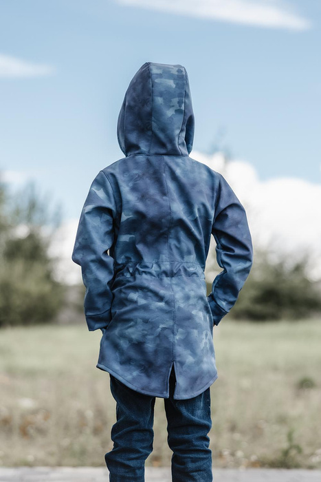 KIDS PARKA (ARIEL) - CAMOUFLAGE pat. 2 / dark blue - softshell (122/128)