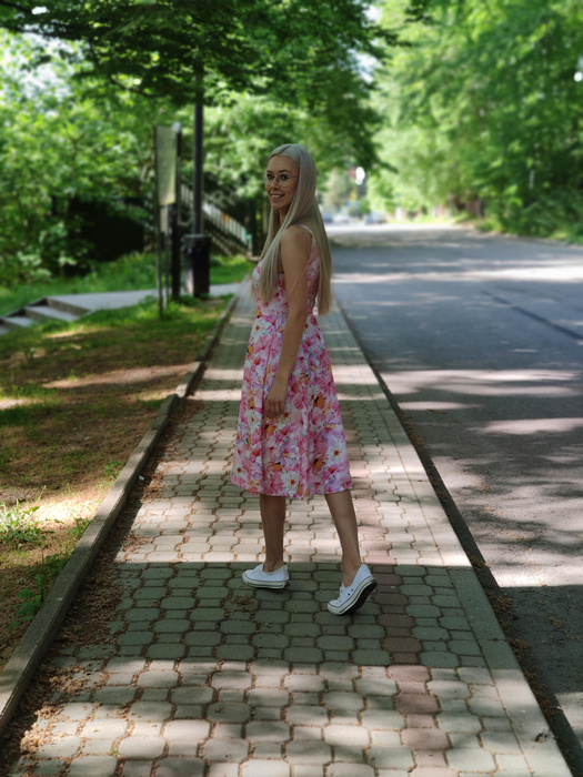 SUKIENKA "ISABELLE" - KWIATY DZIKIEJ RÓŻY wz. 1 (KWITNĄCA ŁĄKA) (Very Peri) - zestaw do uszycia XS