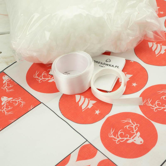 CHRISTMAS WREATH - REINDEER’S HEADS / coral - sewing set