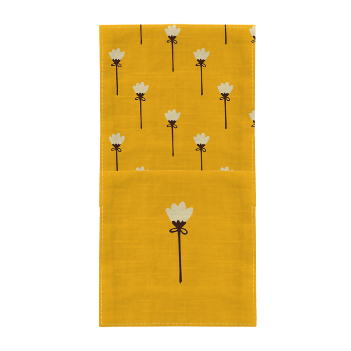 NAPKINS AND RUNNER - SMALL WHITE FLOWERS / mustard - sewing set