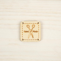 Holzetikett Quadratisch - HAND MADE / Schere
