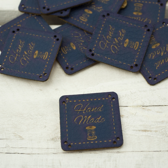 Cedulka  Hand Made - cívky 2,5x2,5 cm - tmavomodrá