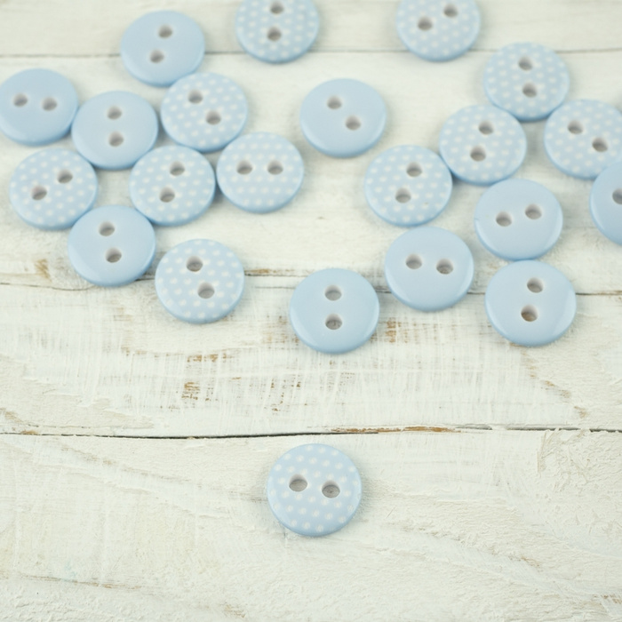 Plastic button with dots small - Baby blue