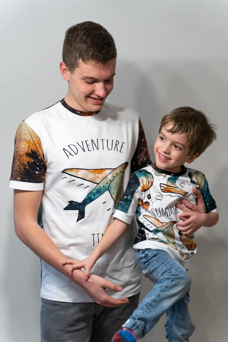 MĘSKI T-SHIRT - LOVE IS IN THE AIR - Z WŁASNYM ZDJĘCIEM - ZESTAW DO USZYCIA