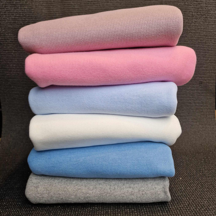 Gerauter Strickstoff - SKY BLUE (HIMMELBLAU)