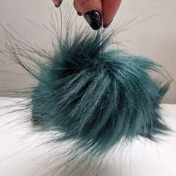 <p><span style="color: #4b4f56;"><span><span>The pompom is made of ecological fur. Soft, delicate and fluffy. The cord makes it easier to fasten the pompon.</span></span></span></p>
<ul>
<li><strong>Colour</strong>:&nbsp;DARK TEAL</li>
<li><strong>Diamete