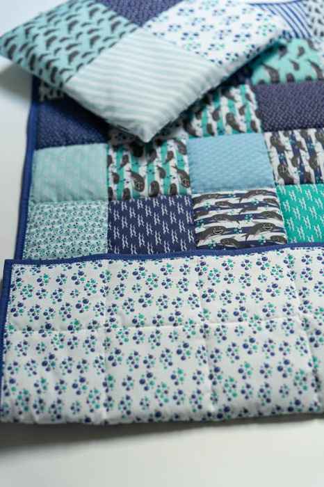 PŘIKRÝVKA PATCHWORK - Žraloci