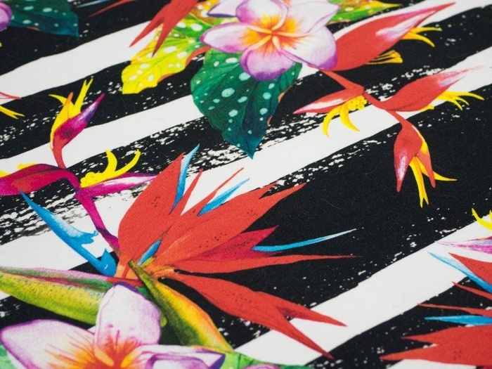 KVĚTY NA ZEBŘE - Viskózový úplet WE210