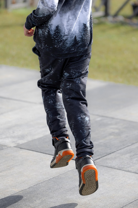 Jogginganzug für Kinder (MILAN) - AQUARELL-STRAUß Ms. 2 / Streifen - Sommersweat (134/140)