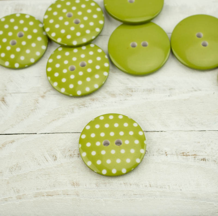 Plastic button with dots big - olive