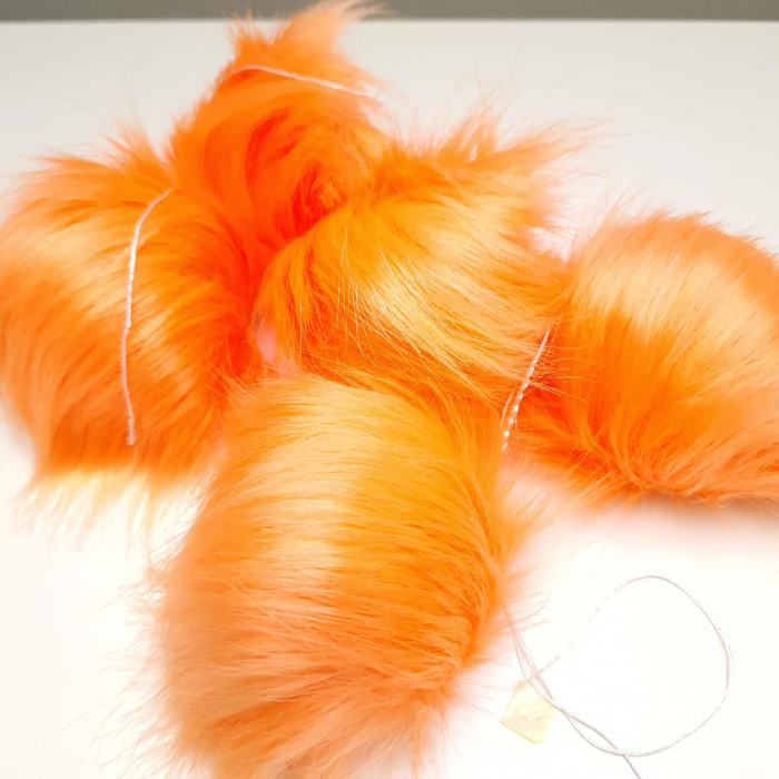 <p><span style="color: #4b4f56;"><span><span>The pompom is made of ecological fur. Soft, delicate and fluffy. The cord makes it easier to fasten the pompon.</span></span></span></p>
<ul>
<li><strong>Colour</strong>: NEON ORANGE</li>
<li><strong>Diame