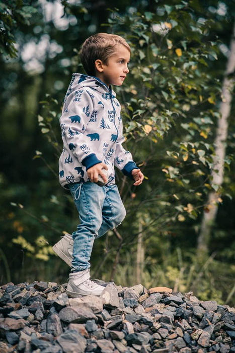 MEDVĚDI (adventure) / šedá