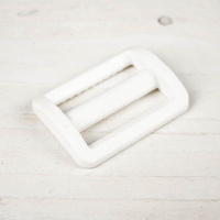 Plastic adjusting buckle B 30 mm - white