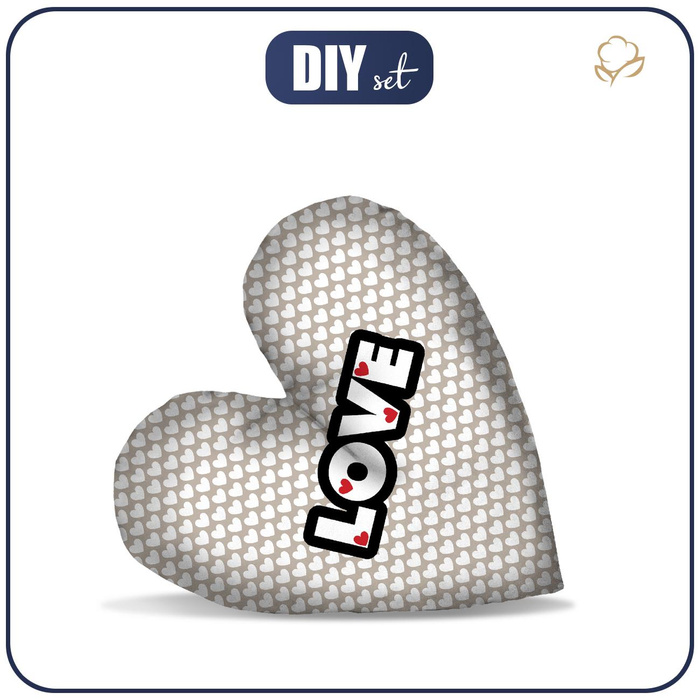 OZDOBNÝ POLŠTÁŘ SRDCE - LOVE / SRDÍČKA béžový