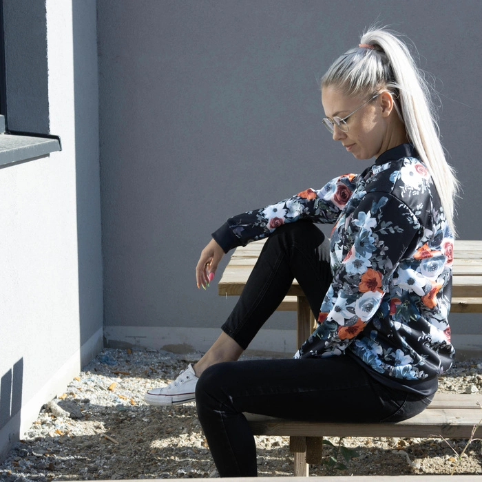 DÁMSKA BOMBER BUNDA (KAMA) - BAREVNÉ KVĚTY VZ. 1 XXL