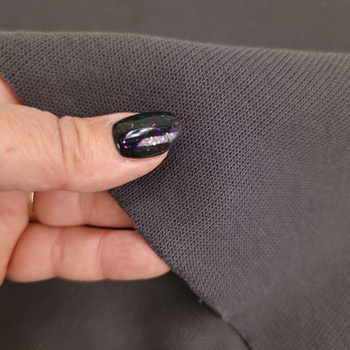 <p><strong>Exclusive Sweater-Knit Sweatshirt Fabric "Margot"</strong><br /><br />This exceptional sweatshirt fabric, featuring a sweater-like knit, impresses with its original form and superb functionality. It is a material that combines the softness of c