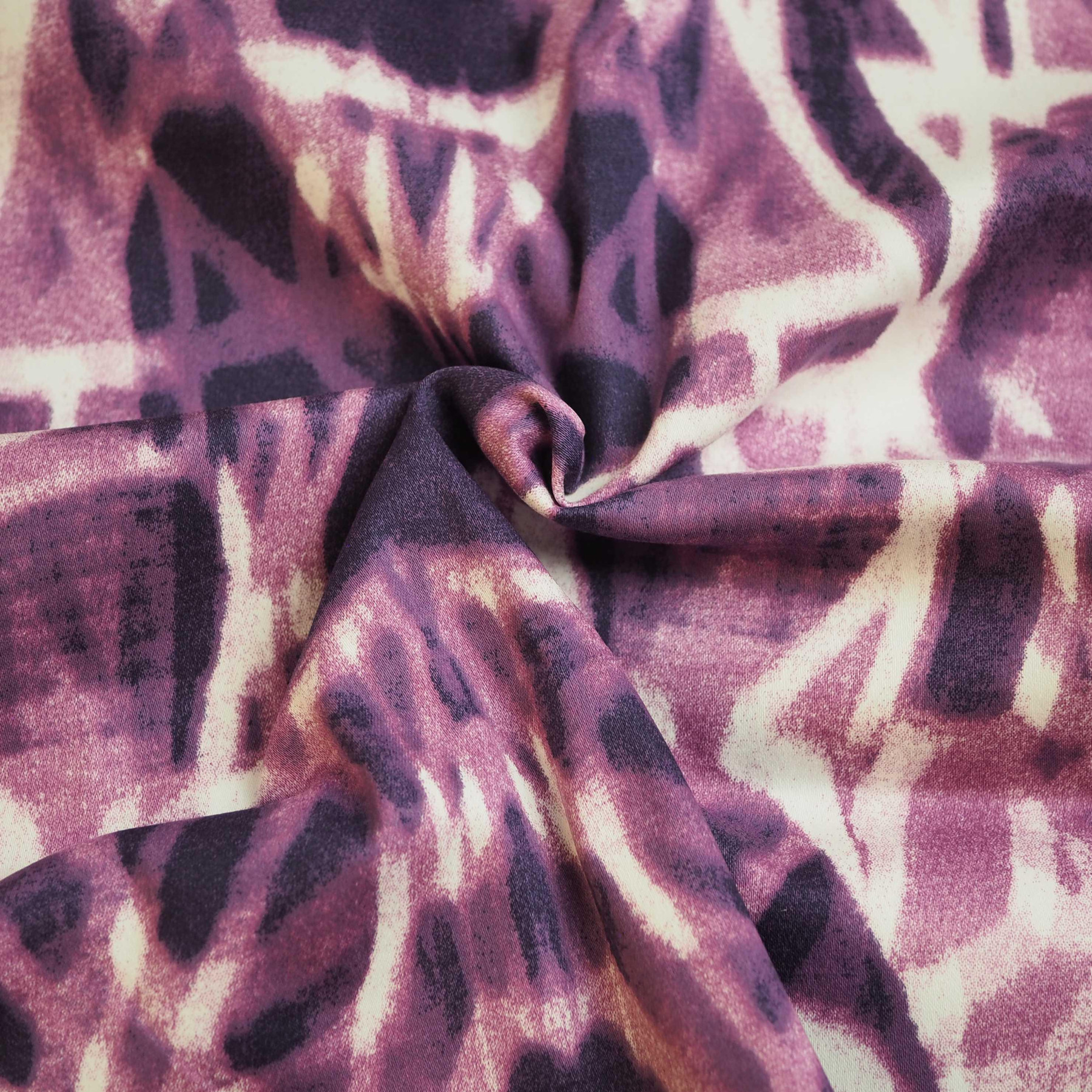 BATIK wz. 4 / fioletowy - tkanina odzieżowa