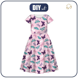 Dziecięca sukienka “Mia” - MOTYLE wz. 5 / różowy (PURPUROWE MOTYLE) - zestaw do uszycia (134/140)