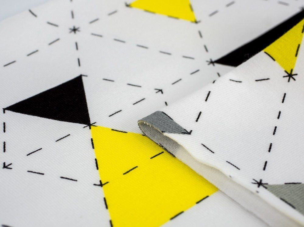 GEOMETRIC TRIANGLES YELLOW 2 / white - single jersey with elastane TE210