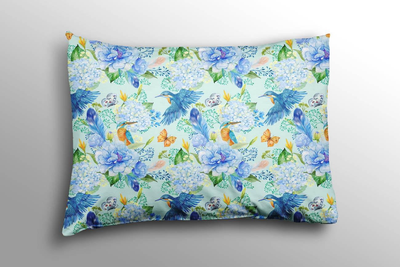 MINI KINGFISHERS AND LILACS (KINGFISHERS IN THE MEADOW) / light blue