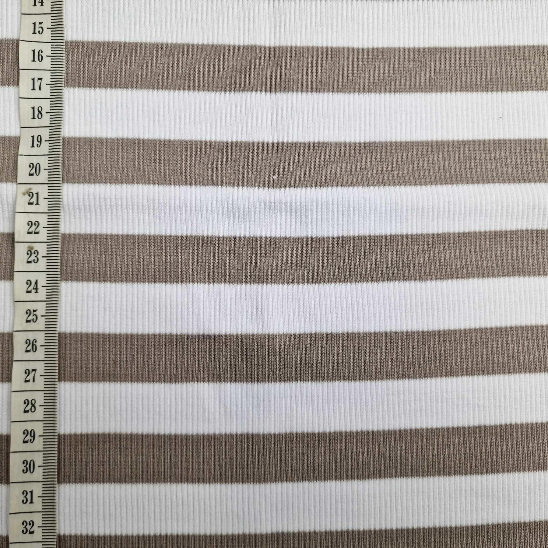 WHITE AND BEIGE - Ribbed knit fabric