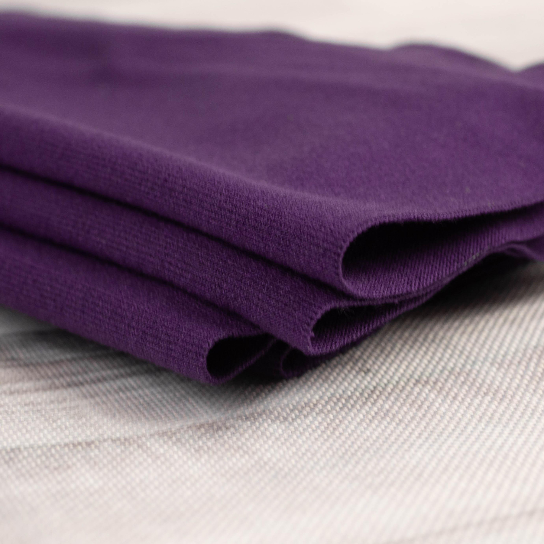 W-11 PLUM - viscose jersey 210g