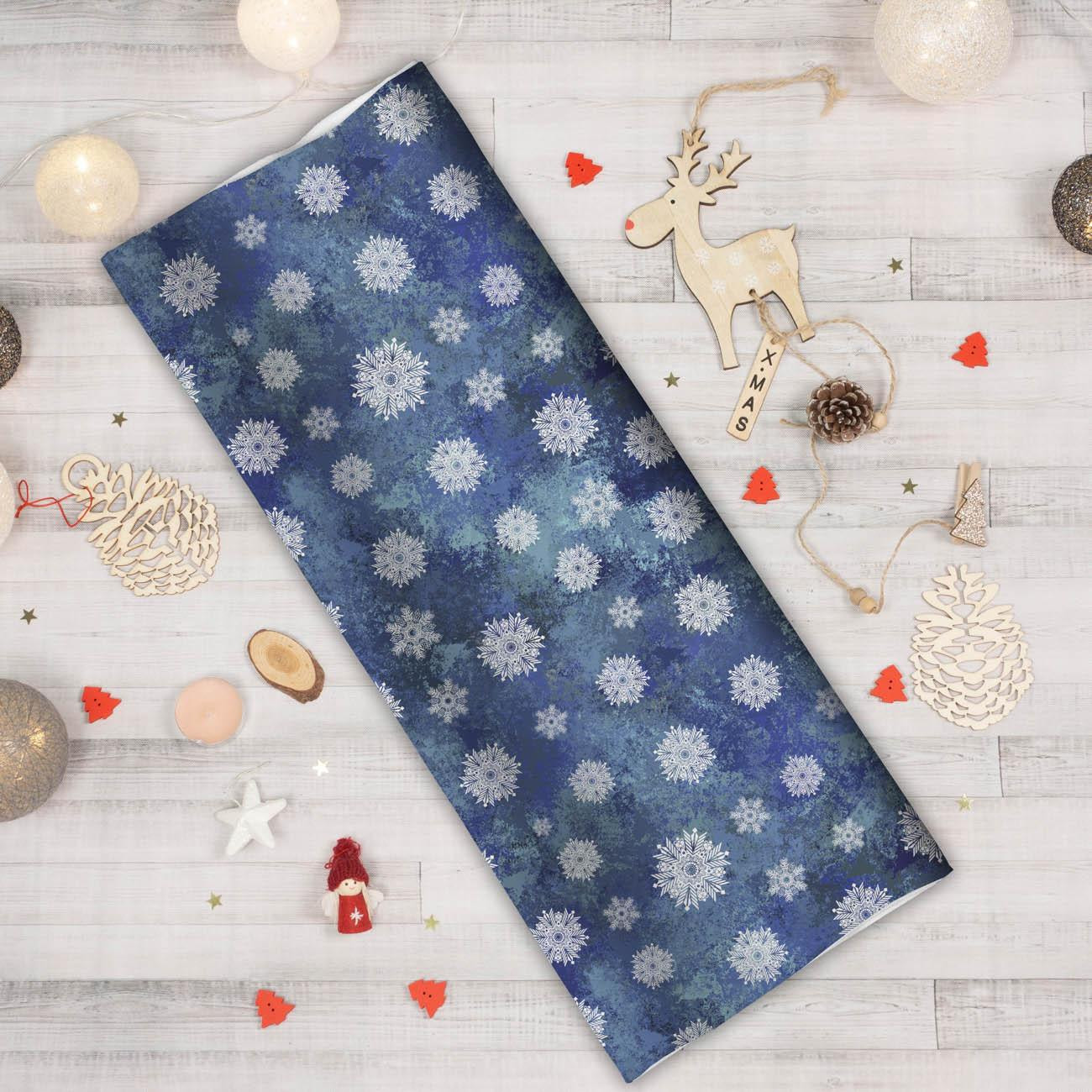 SNOWFLAKES PAT. 2 (WINTER IS COMING) - looped knit fabric