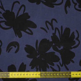 BLACK FLOWERS / dark blue - Lyocell woven fabric