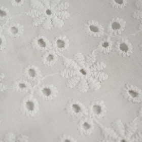 DAISIES / white - Embroidered cotton fabric