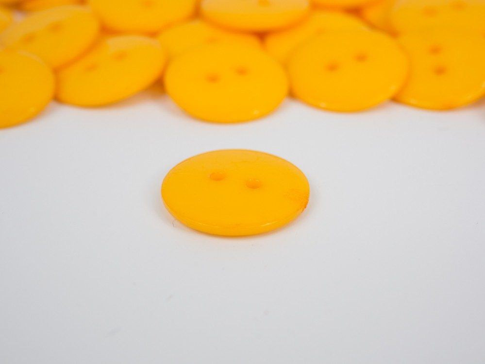 Guzik dziecięcy- okrągły 17,5mm żółty kanarkowy
