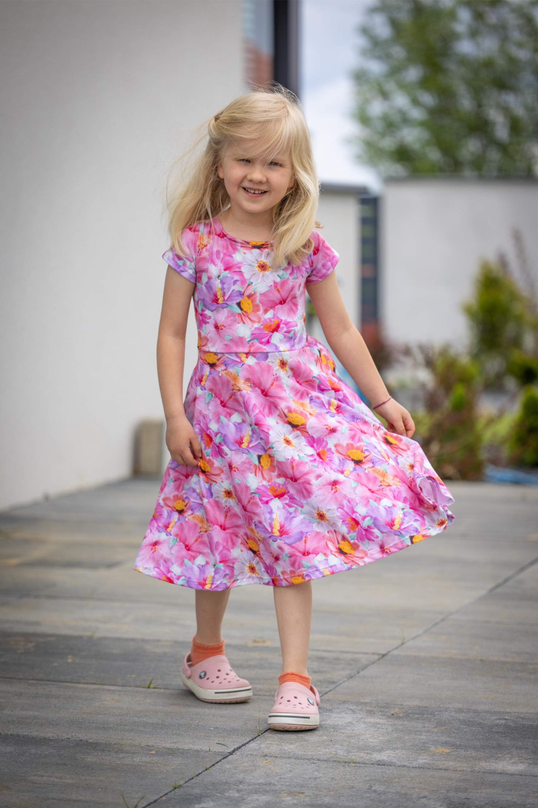 KINDER KLEID "MIA" - SCHMETTERLINGE M. 5 / rosa (PURPUR SCHMETTERLINGE) - Nähset