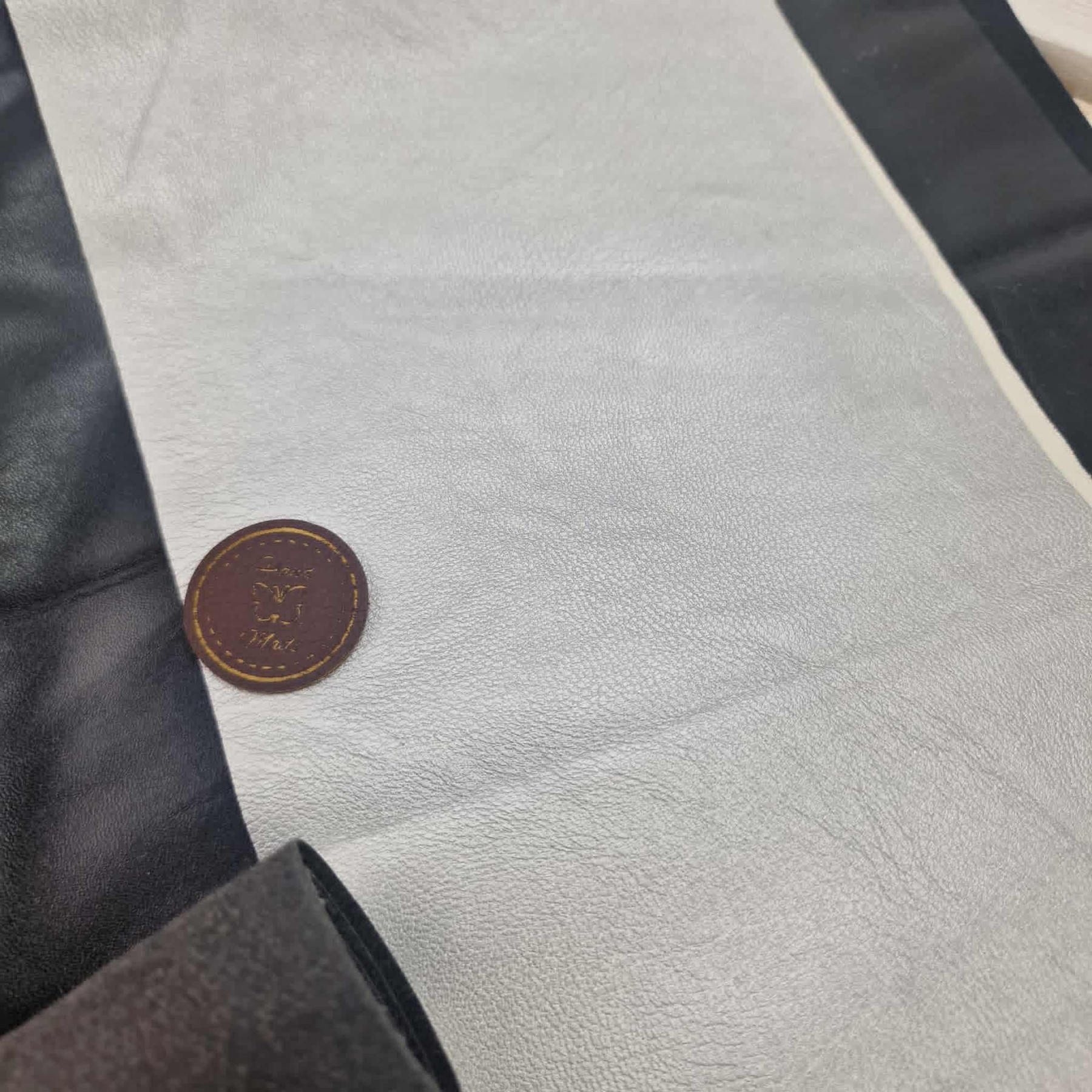 Paket mit Kunstleder (Skai) M.4