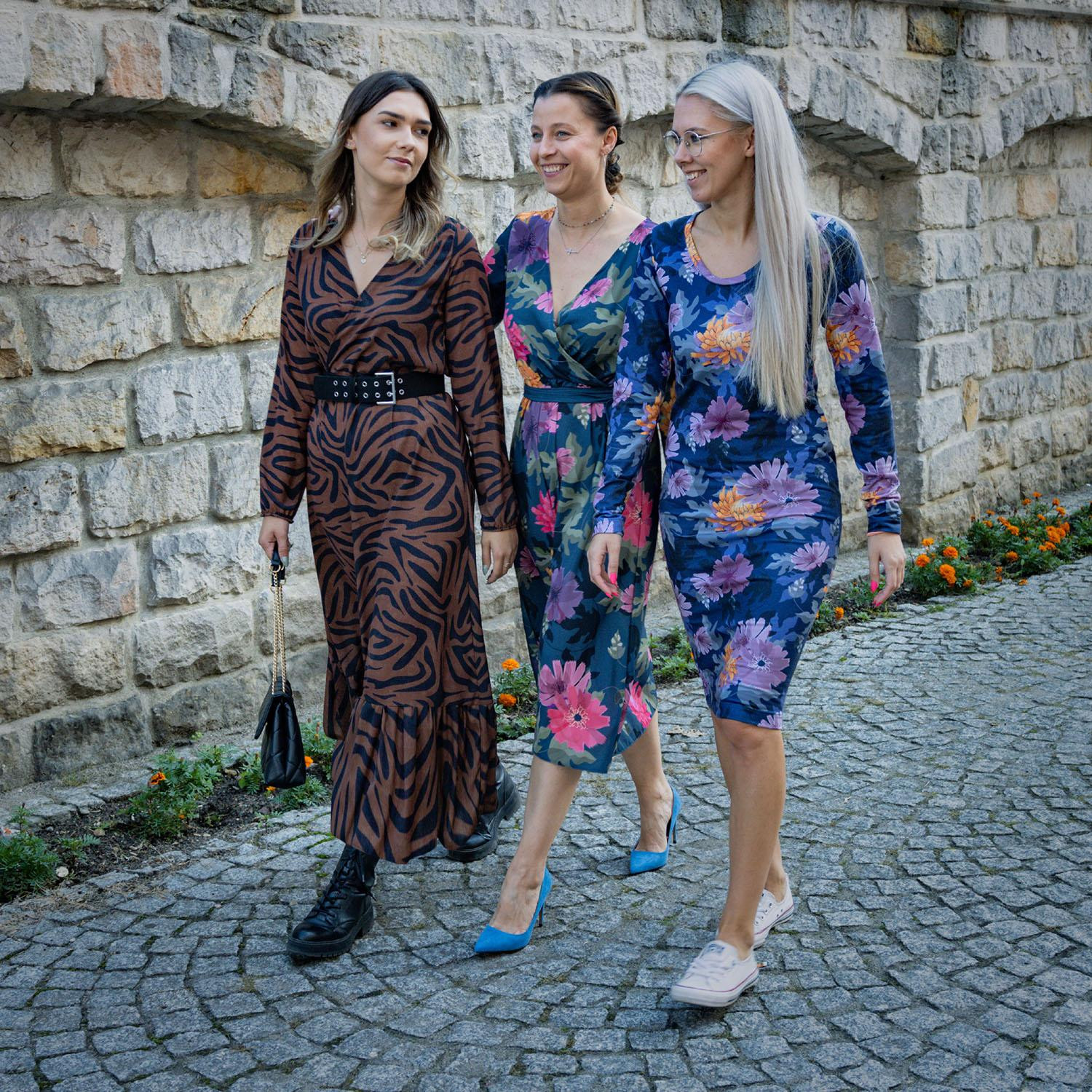 WICKELKLEID MIT RÜSCHEN (ABELLA) - BUNT PAISLEY - Nähset 