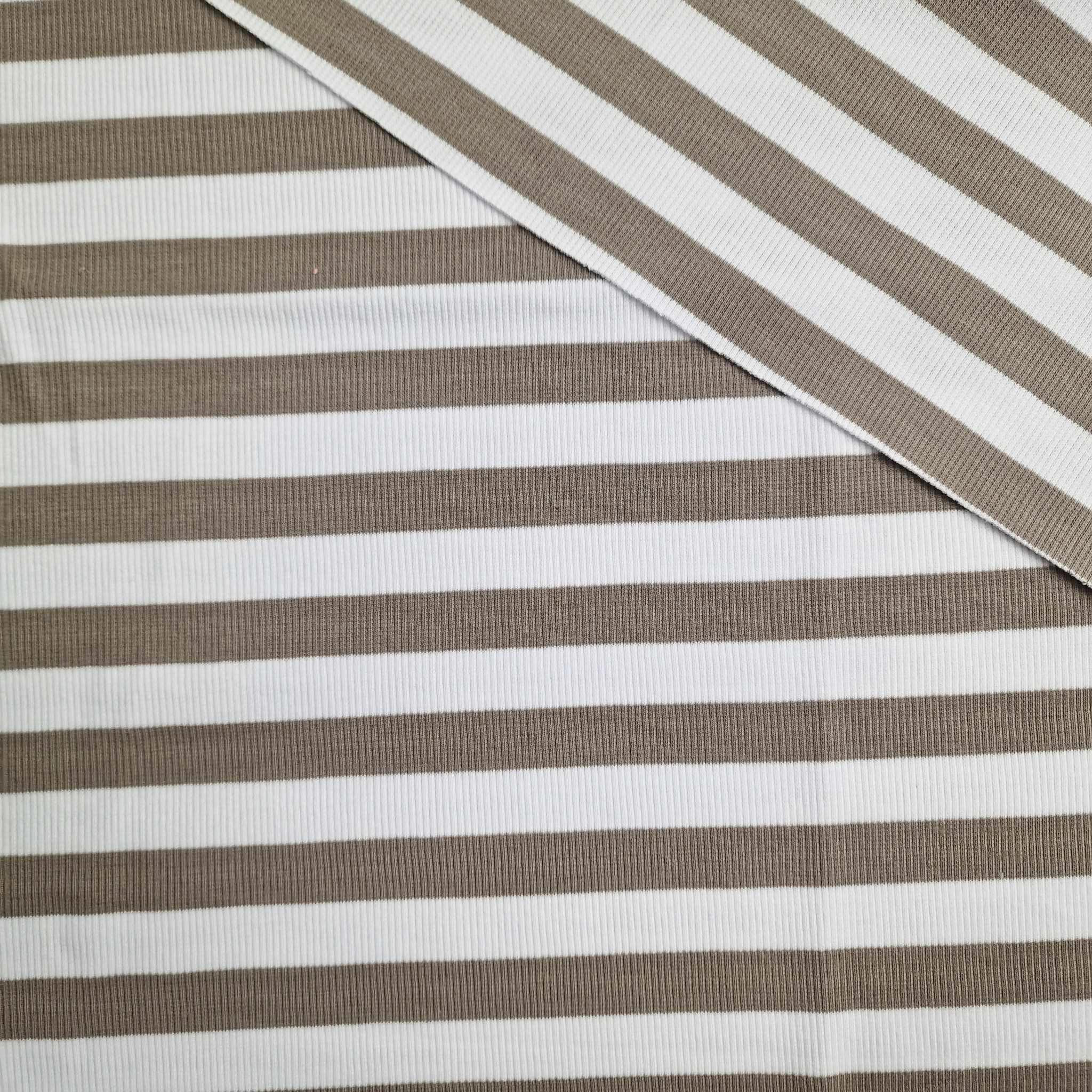 WEISS UND BEIGE - Strickware gerippt