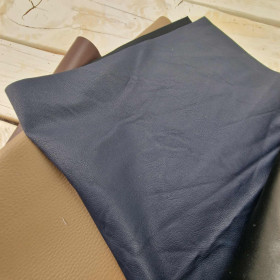 Paket mit Kunstleder (Skai) M.4