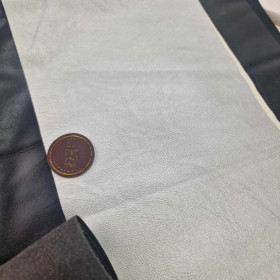 Paket mit Kunstleder (Skai) M.4