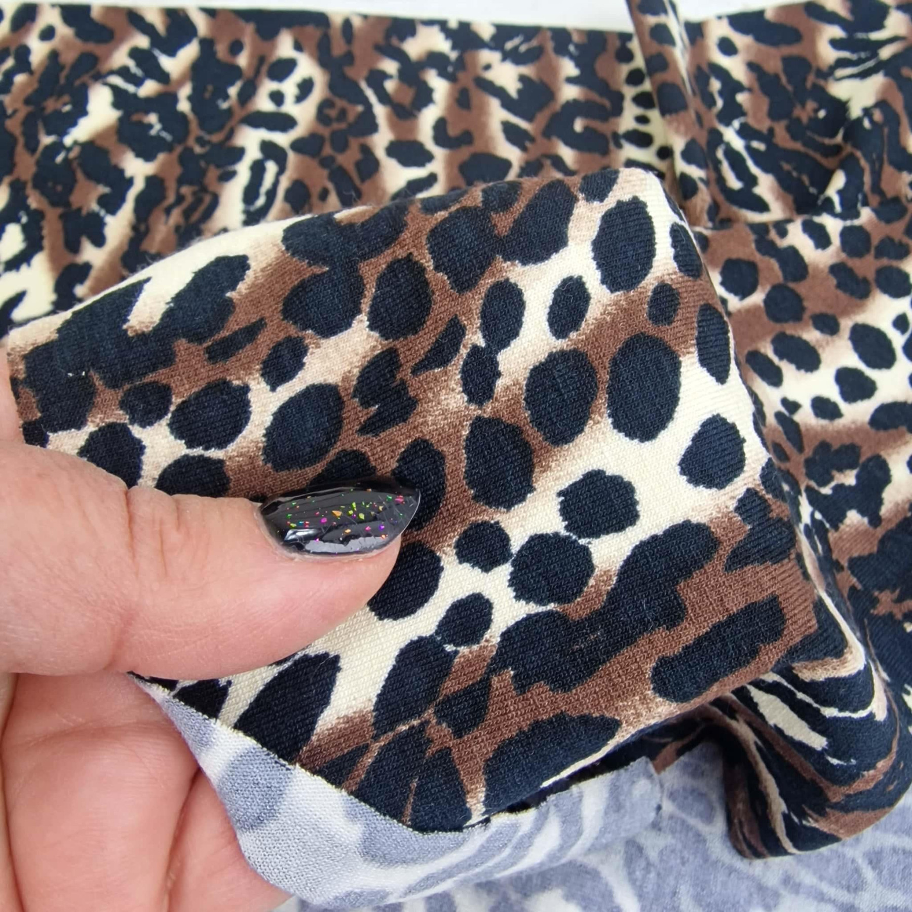 HNĚDÝ LEOPARD - Jersey wiskozowy