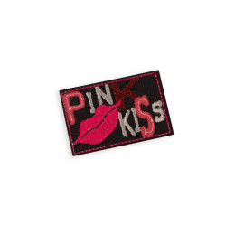 Vyšívaný PINK KISS