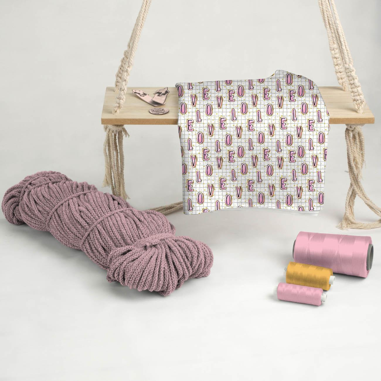 LOVE W ZESZYCIE - tkanina wodoodporna