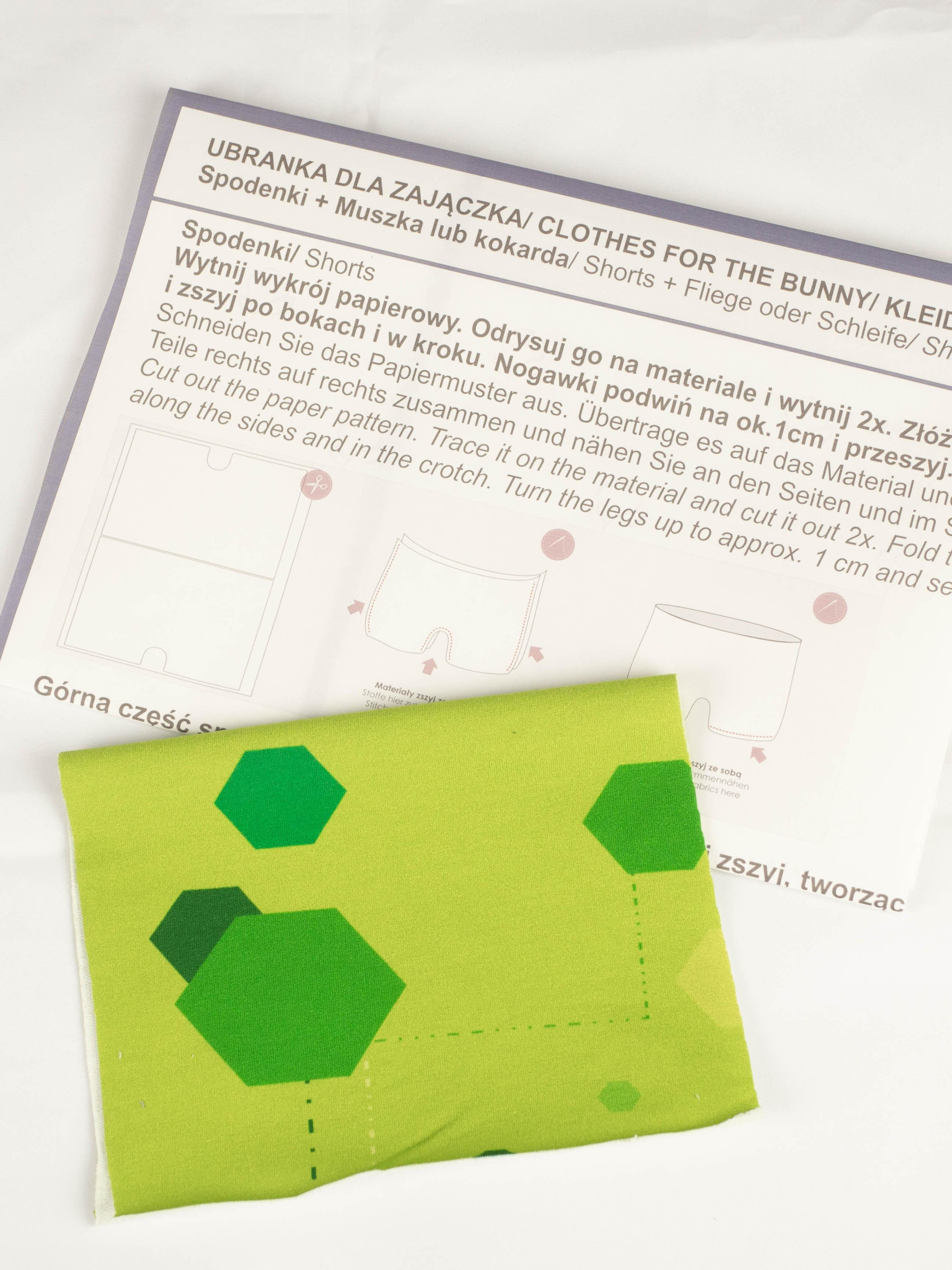 SPODENKI + MUSZKA DLA ZAJĄCZKA - HEKSAGONY / zielony - zestaw do uszycia 